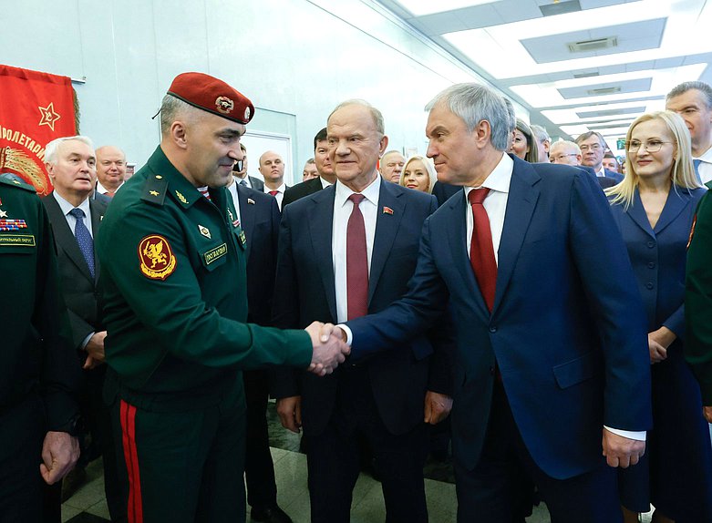 Руководитель фракции КПРФ Геннадий Зюганов и Председатель Государственной Думы Вячеслав Володин