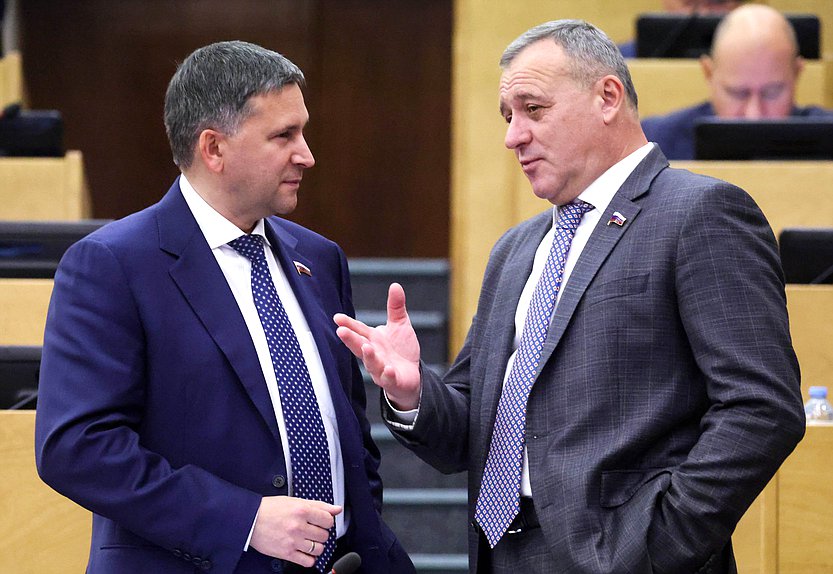 Председатель Комитета по экологии, природным ресурсам и охране окружающей среды Дмитрий Кобылкин и член Комитета по финансовому рынку Олег Димов