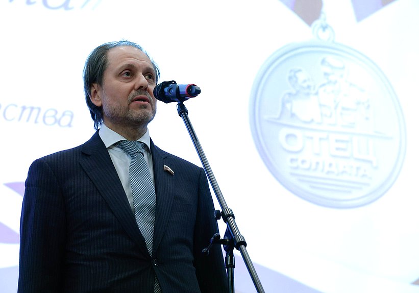 Член Комитета по экологии, природным ресурсам и охране окружающей среды Владимир Сысоев