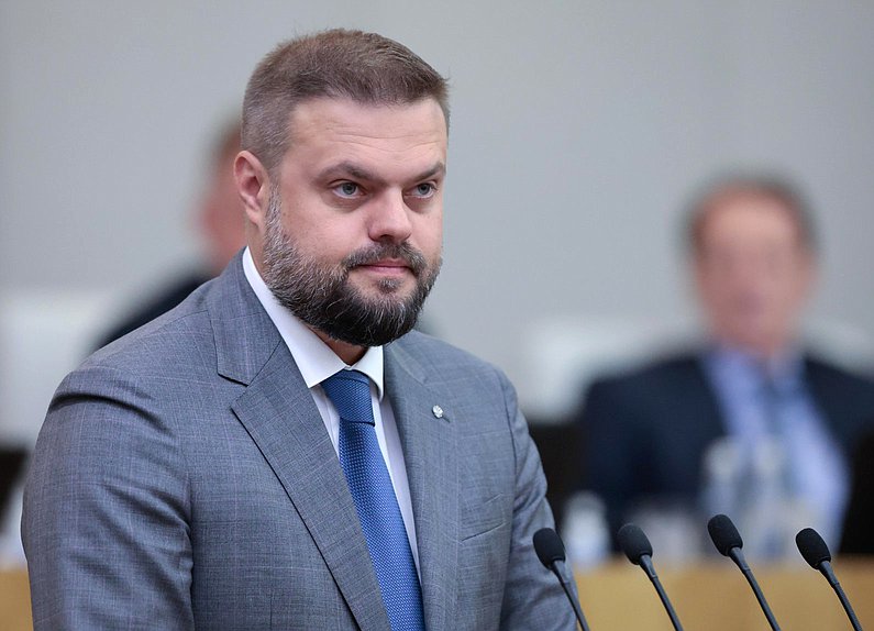 Заместитель Председателя Комитета по делам СНГ, евразийской интеграции и связям с соотечественниками Артем Туров