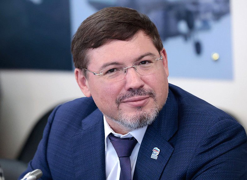 Член Комитета по защите семьи, вопросам отцовства, материнства и детства Алексей Денисенко