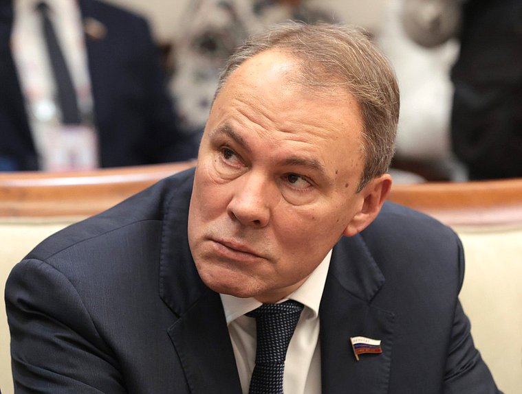 Председатель Комитета по международным делам Петр Толстой
