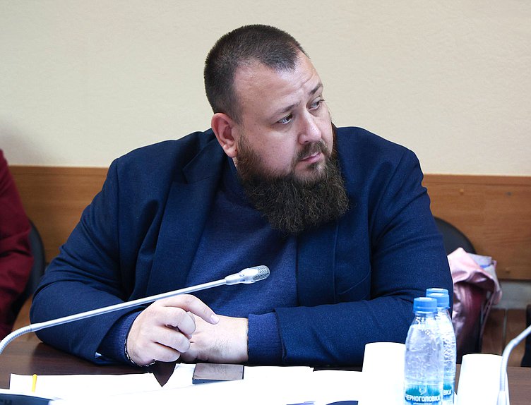 Член Комитета по просвещению Иван Санаев