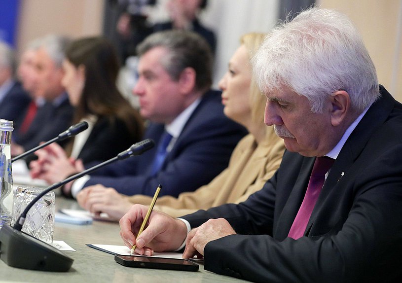 Reunión del Jefe de la Duma Estatal, Vyacheslav Volodin, con el Presidente de la Asamblea Nacional del Poder Popular y del Consejo de Estado de la República de Cuba, Esteban Lazo Hernández