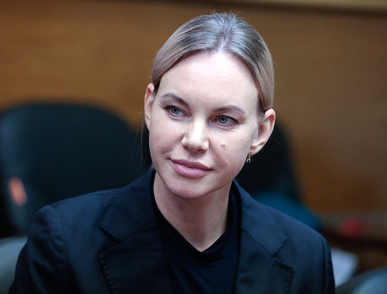 Член Комитета по защите семьи, вопросам отцовства, материнства и детства Александра Родионова