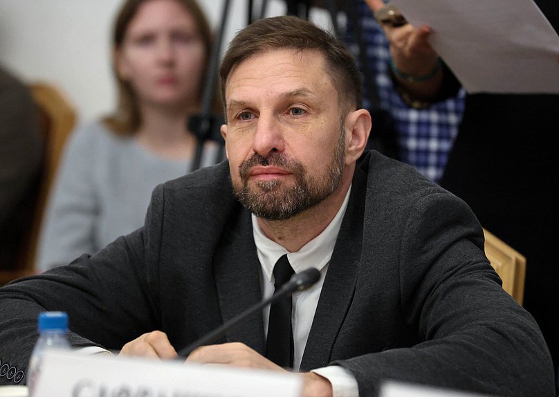 Member of the Committee on International Affairs Dmitry Kuznetsov