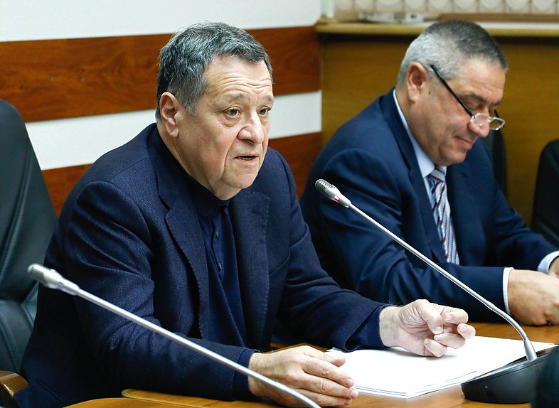 Председатель Комитета по бюджету и налогам Андрей Макаров