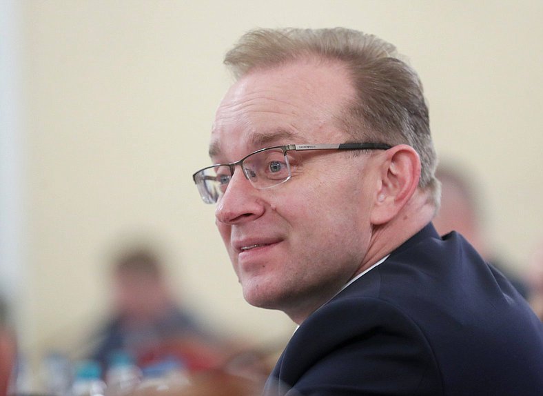 Член Комитета по охране здоровья Михаил Кизеев