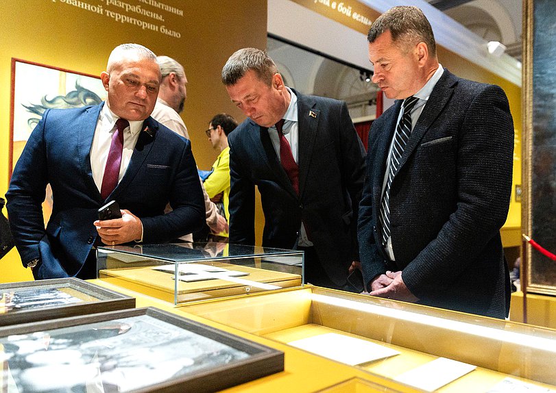 Члены делегаций стран-членов ОДКБ посетили выставки "Великая Победа. Россия - моя история" и "Без срока давности. Нюрнберг. 80 лет" в Москве