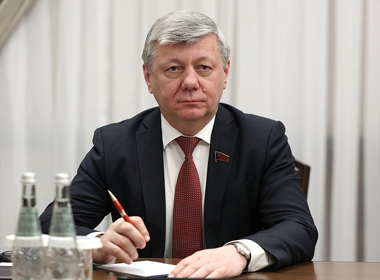 Первый заместитель Председателя Комитета по международным делам Дмитрий Новиков