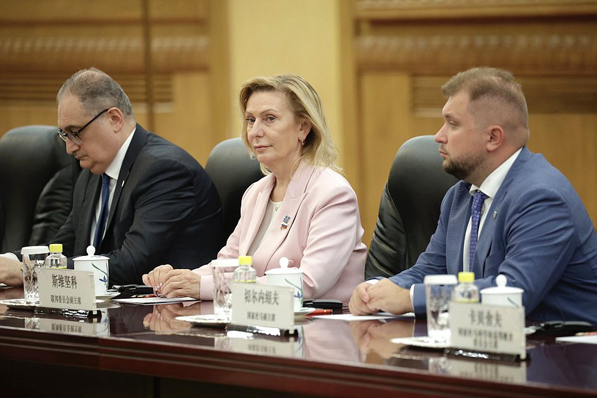 Deputy Speaker of the Federation Council Inna Svyatenko and Deputy Chairman of the State Duma Boris Chernyshov