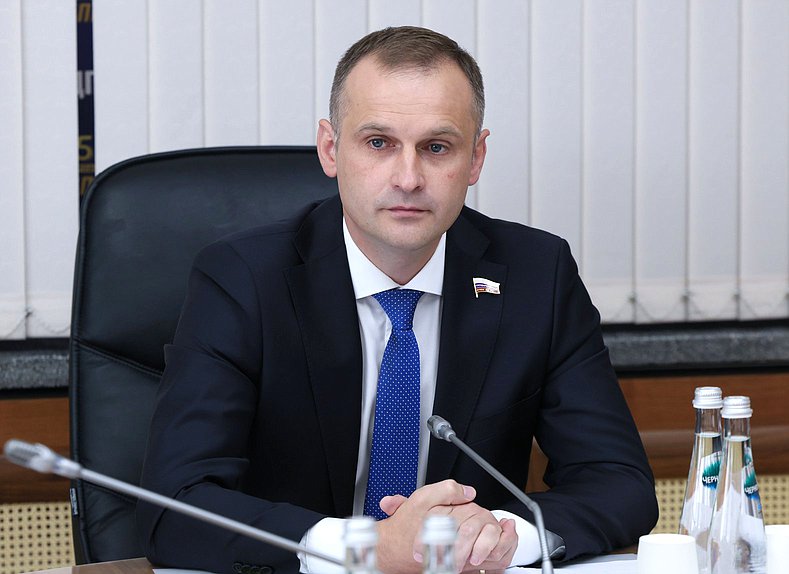 Председатель Комитета по охране здоровья Сергей Леонов
