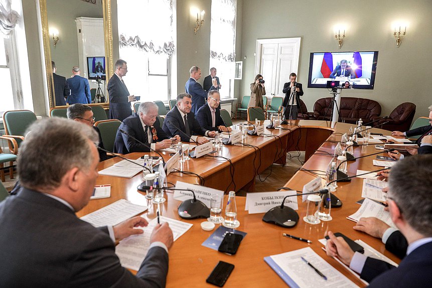 Заседание комиссии по аграрно-продовольственной политике, природопользованию 
и экологии