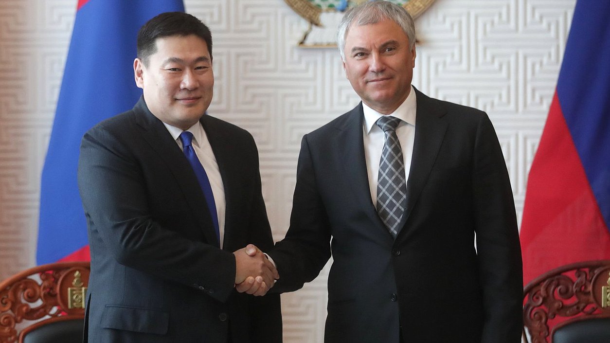 El Jefe de la Duma Estatal, Vyacheslav Volodin, y el Primer Ministro de Mongolia, Luvsannamsrain Oyun-Erdene