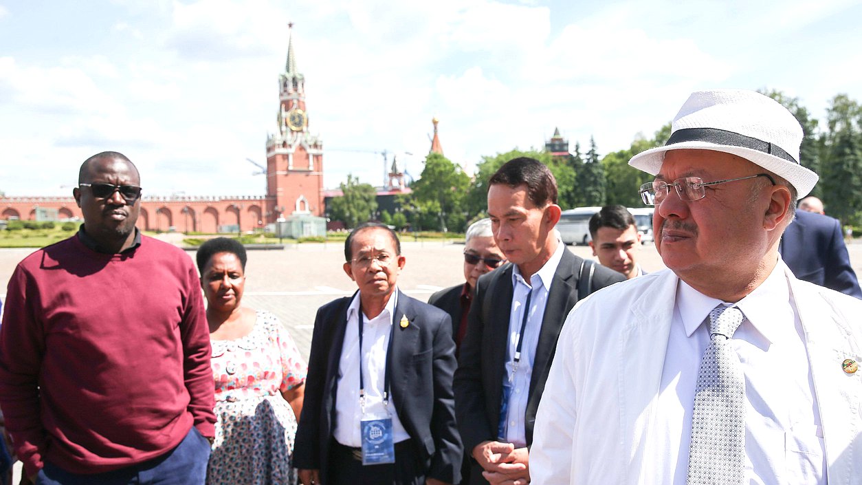 Participants of the International Forum “Development of Parliamentarism” visited the Moscow Kremlin