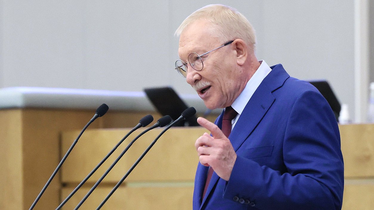 Председатель Комитета по контролю Олег Морозов