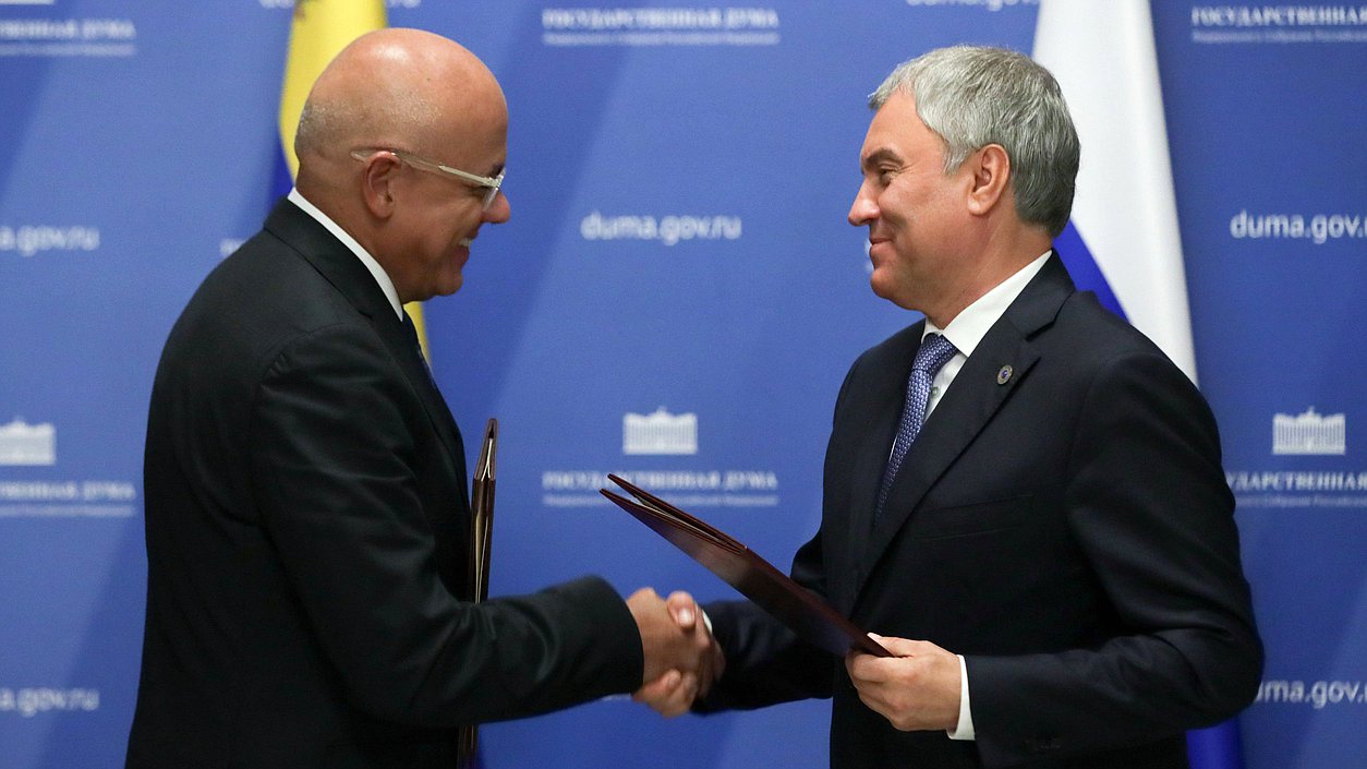 El Jefe de la Duma Estatal, Vyacheslav Volodin, y el Presidente de la Asamblea Nacional de la República Bolivariana de Venezuela, Jorge Jesús Rodríguez Gómez