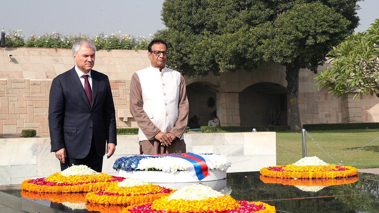 Chairman of the State Duma Vyacheslav Volodin. Wreath-laying ceremony at the memorial where Mahatma Gandhi was cremated