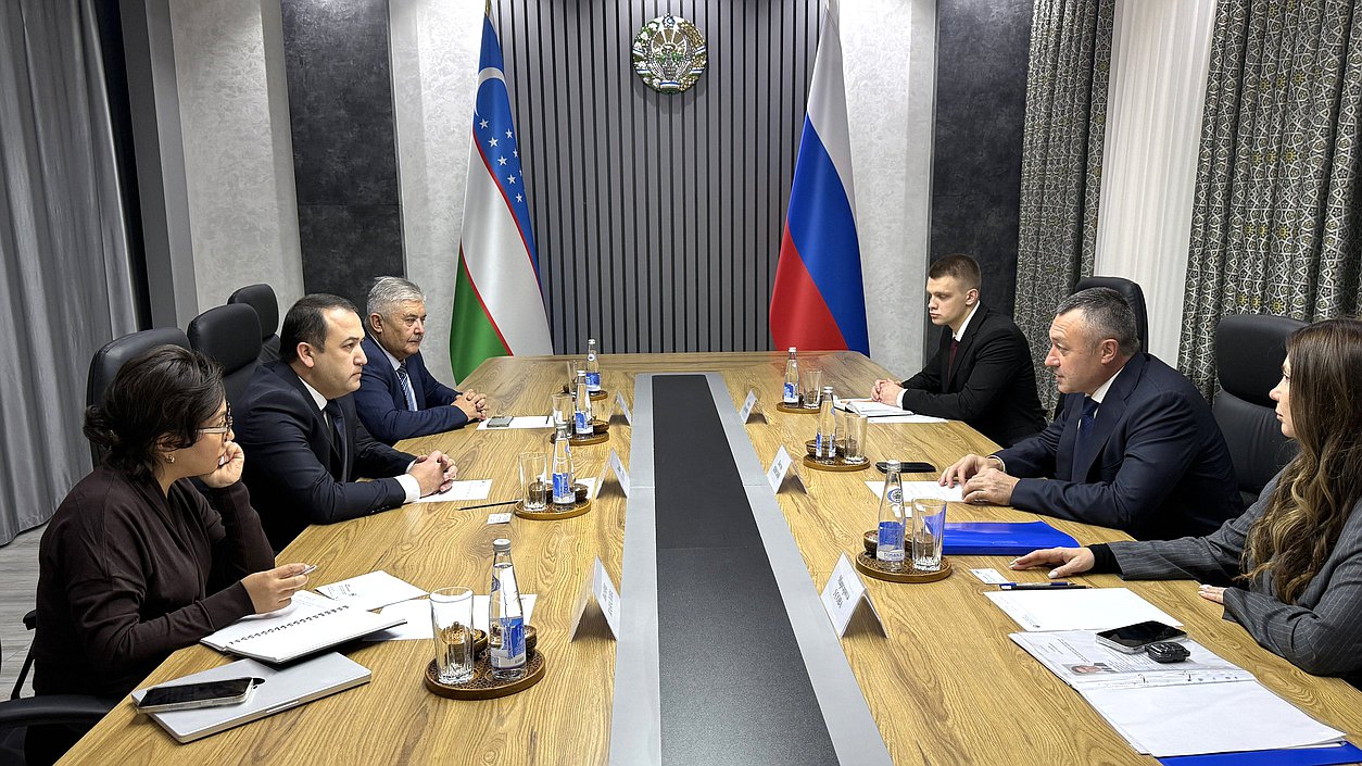 Встреча Виктора Пинского и Первого заместителя Министра занятости и сокращения бедности Республики Узбекистан Марата Джураева