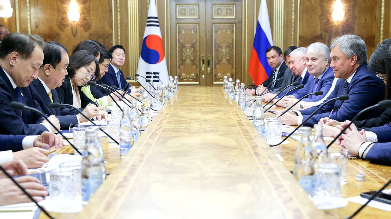 Meeting of Chairman of the State Duma Viacheslav Volodin and Chairman of the National Assembly of the Republic of Korea Moon Hee-sang