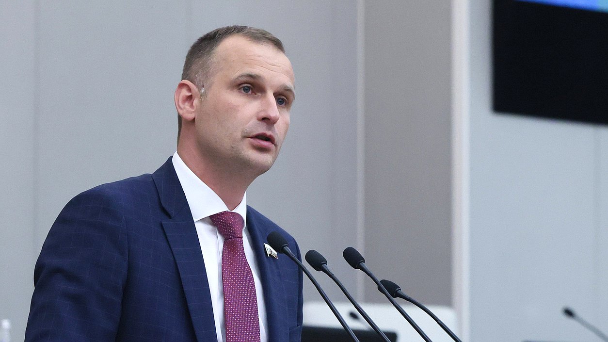 Председатель Комитета по охране здоровья Сергей Леонов
