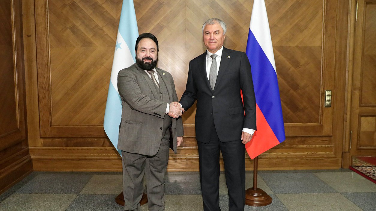 Jefe de la Duma Estatal, Vyacheslav Volodin y el Presidente del Congreso Nacional de la República de Honduras, Luis Rolando Redondo Guifarro