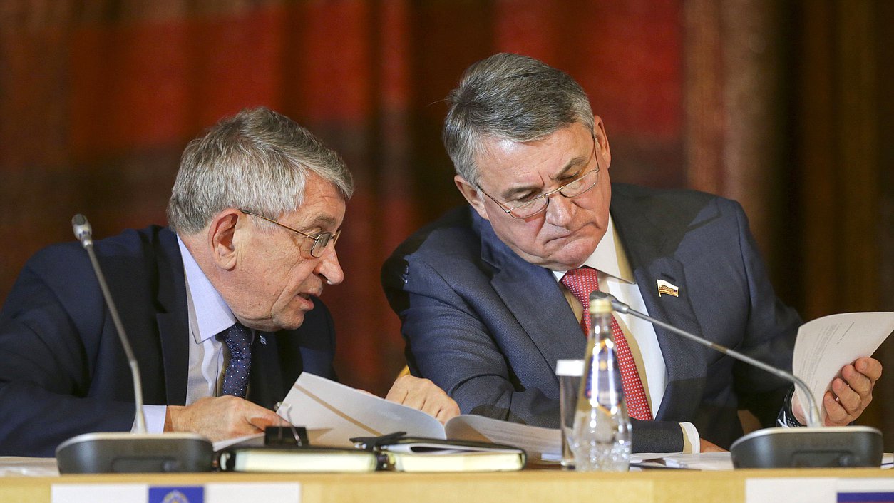 Secretary General of the CSTO PA Petr Ryabukhin and Deputy Chairman of the Federation Council Yuriy Vorobiev