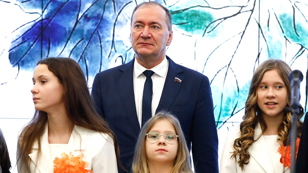 Член Комитета по международным делам Дмитрий Белик