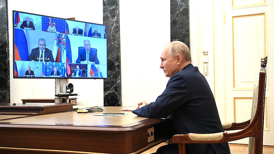 Совещание с постоянными членами Совета Безопасности (в режиме видеоконференции). Фото: kremlin.ru