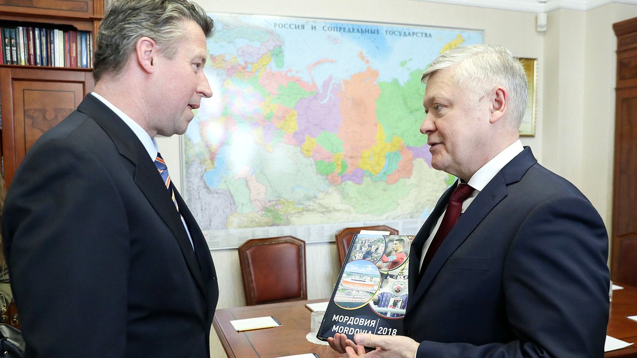 Ambassador of the Federal Republic of Germany to the Russian Federation Géza Andreas von Geyr and Chairman of the Commission on the Investigation of Foreign Interference in Russia's Internal Affairs Vasillii Piskarev