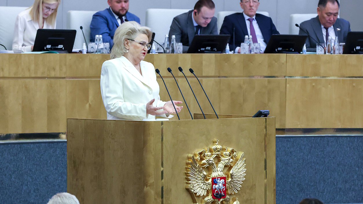 Председатель Комитета по защите семьи, вопросам отцовства, материнства и детства Нина Останина
