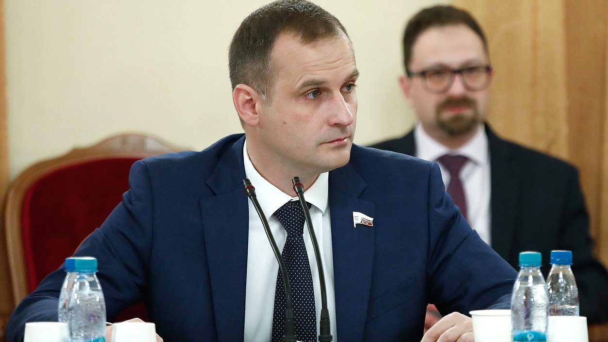 Председатель Комитета по охране здоровья Сергей Леонов