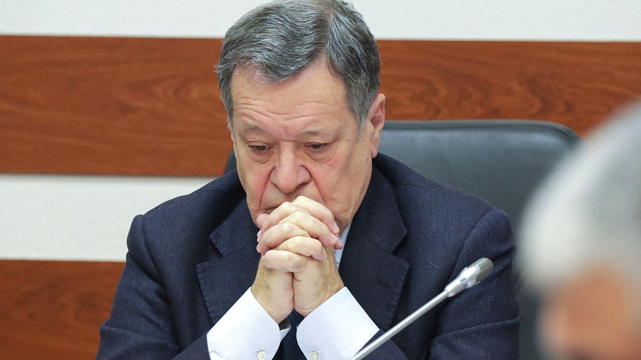 Председатель Комитета по бюджету и налогам Андрей Макаров