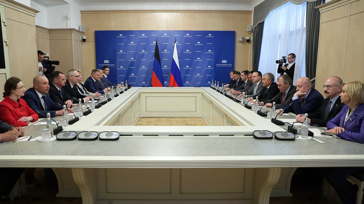 Meeting of Chairman of the State Duma Vyacheslav Volodin and Chairman of the DPR People's Council Vladimir Bidevka