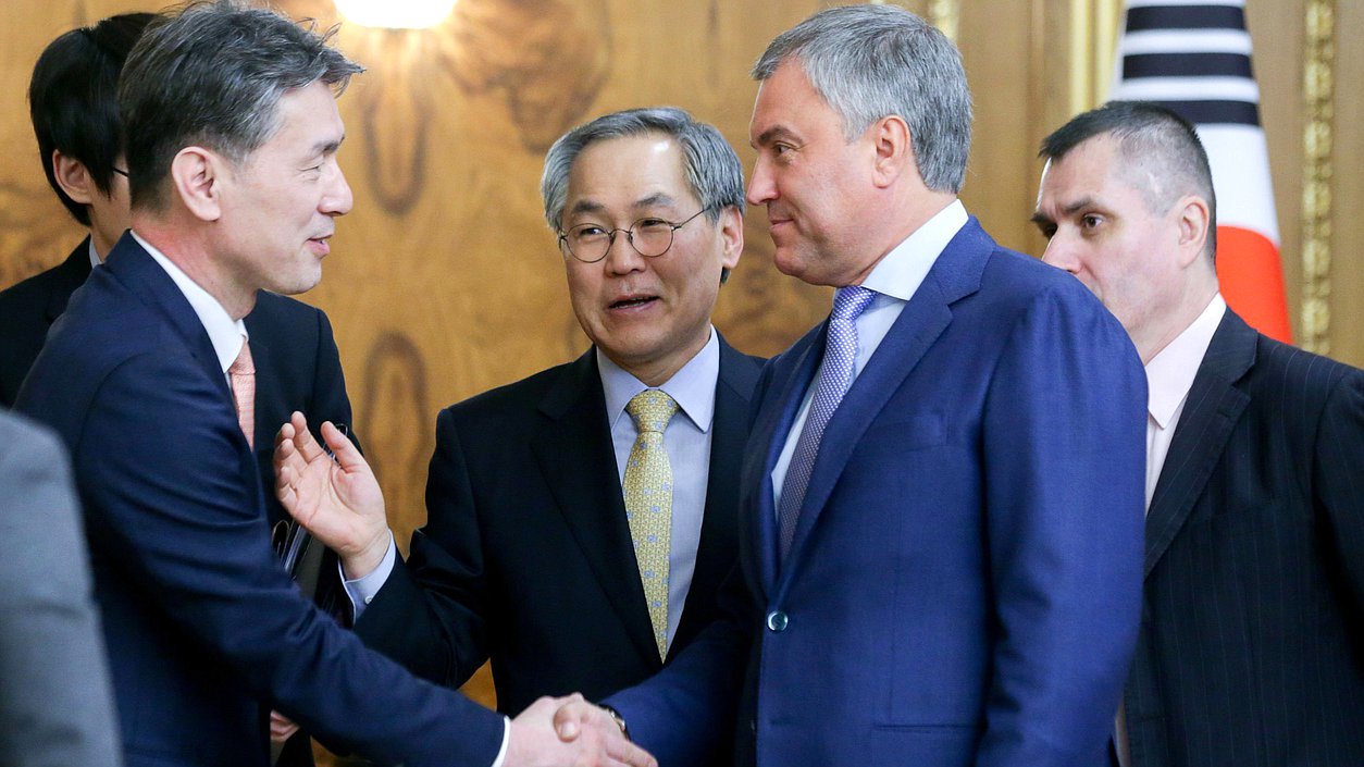 Chairman of the State Duma Viacheslav Volodin and Extraordinary and Plenipotentiary Ambassador of the Republic of Korea to Russia Woo Yoon-keun