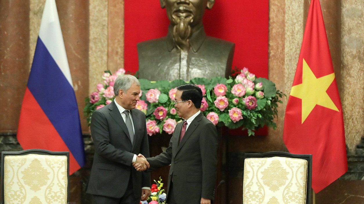 Jefe de la Duma Estatal Vyacheslav Volodin y Presidente de la República Socialista de Vietnam Vo Van Thuong