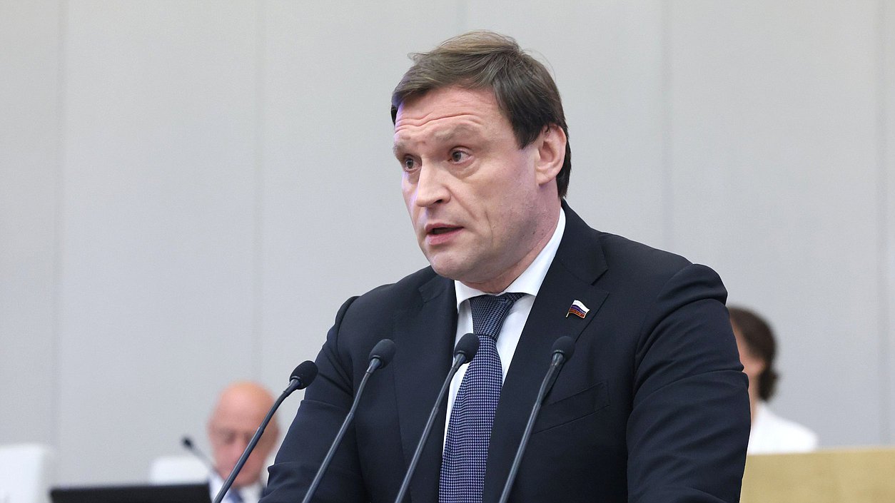 Председатель Комитета по строительству и ЖКХ Сергей Пахомов