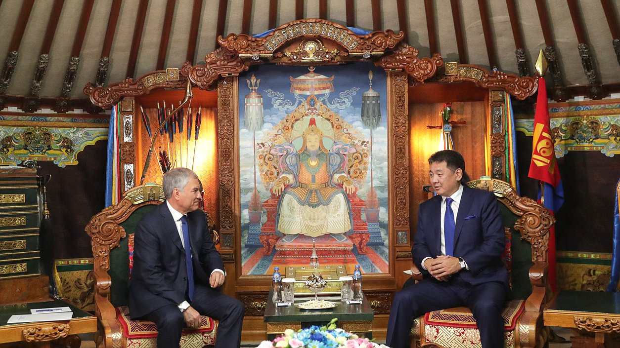 El Jefe de la Duma Estatal, Vyacheslav Volodin, y el Presidente de Mongolia, Ukhnaagiin Khürelsükh