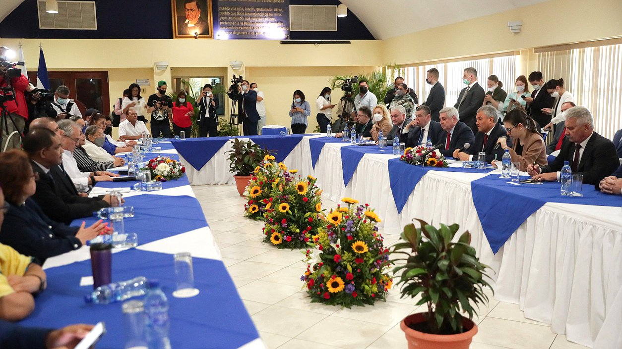 Reunión del Jefe de la Duma Estatal, Vyacheslav Volodin, con el Presidente de la Asamblea Nacional de la República de Nicaragua, Gustavo Porras Cortés