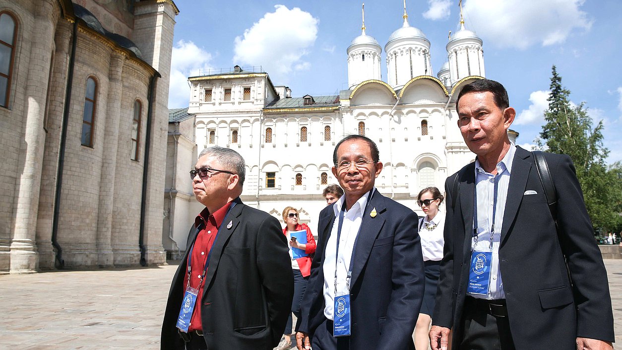 Participants of the International Forum “Development of Parliamentarism” visited the Moscow Kremlin