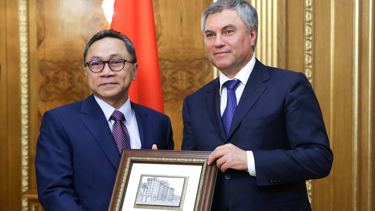 Chairman of the State Duma Viacheslav Volodin and Speaker of the People's Consultative Assembly of the Republic of Indonesia Zulkifli Hasan