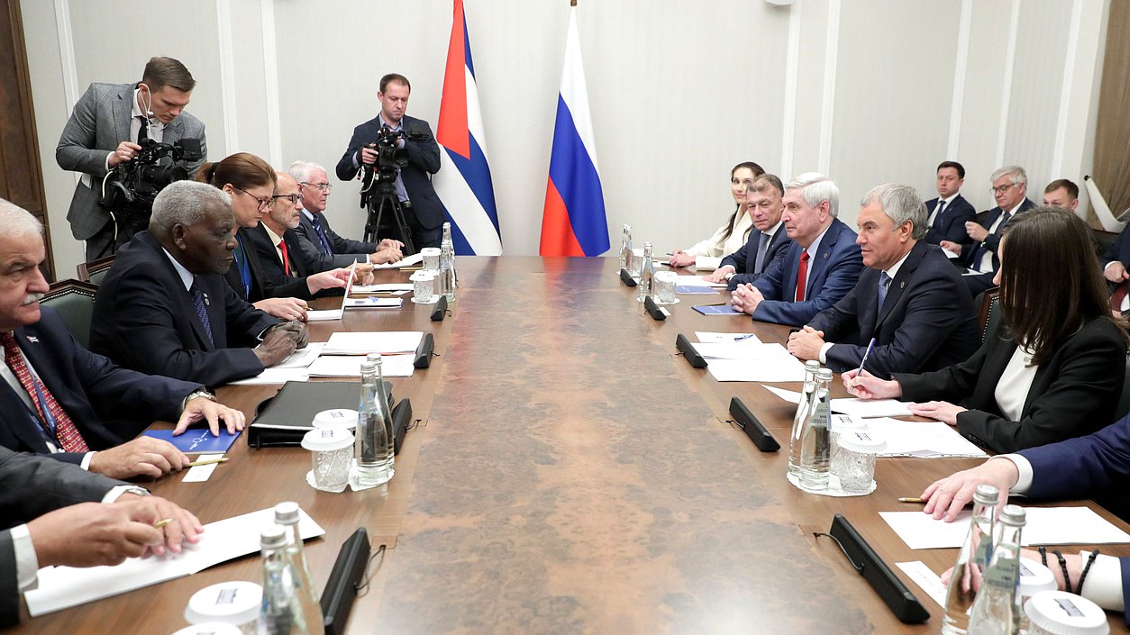 Reunión del Jefe de la Duma Estatal, Vyacheslav Volodin, con el Presidente de la Asamblea Nacional del Poder Popular y del Consejo de Estado de la República de Cuba, Esteban Lazo Hernández