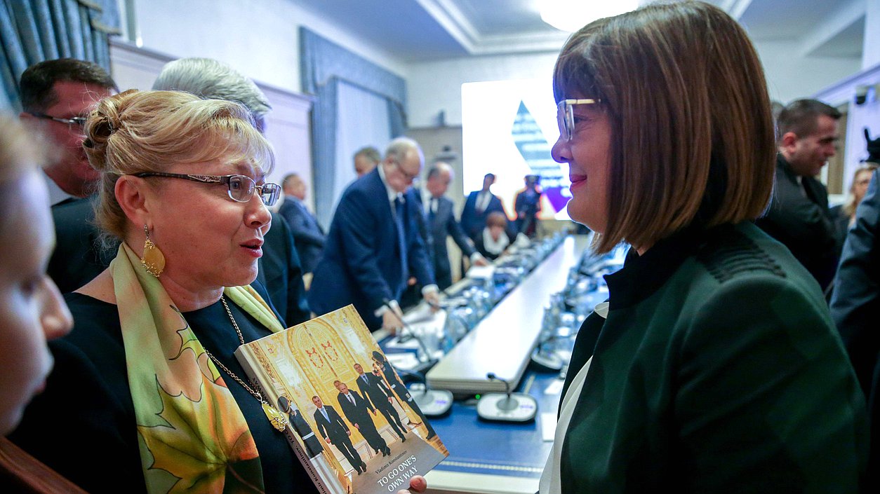 Chairwoman of the Narodna skupština of the Republic of Serbia Maja Gojković and member of the Committee on Culture Svetlana Savchenko