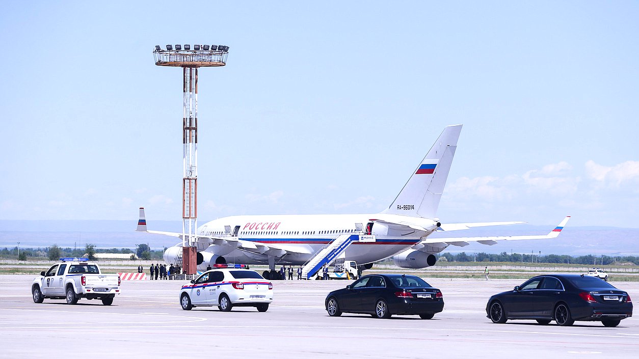 Самолет Специального летного отряда авиакомпании «Россия»