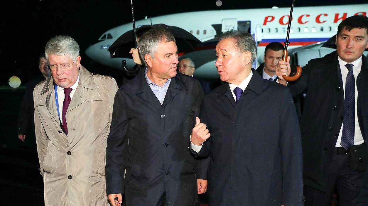 Председатель Государственной Думы Вячеслав Володин и Председатель Мажилиса Парламента Республики Казахстан Нурлан Нигматулин