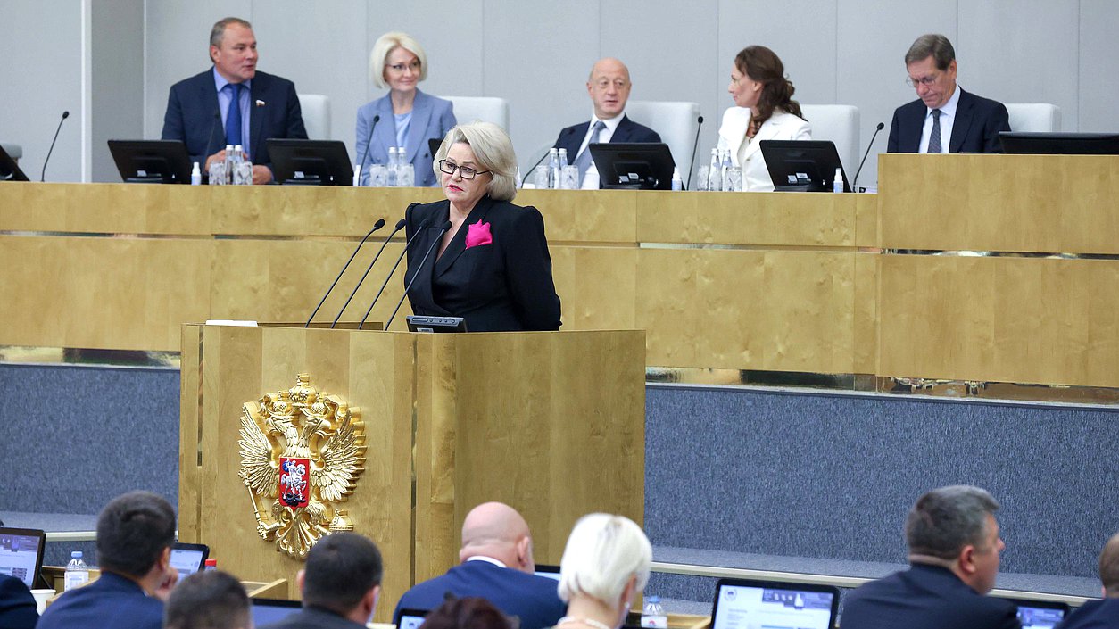 Председатель Комитета по защите семьи, вопросам отцовства, материнства и детства Нина Останина