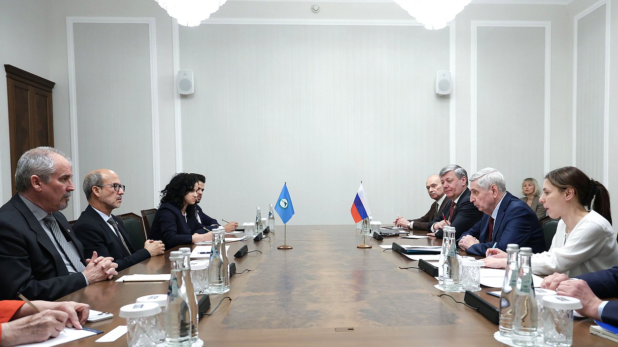 El Primer Jefe Adjunto de la Duma Estatal, Ivan Melnikov, se reunió con la delegación del Parlamento Latinoamericano y Caribeño (PARLATINO), encabezada por su Presidente, Rolando Miguel González Patricio