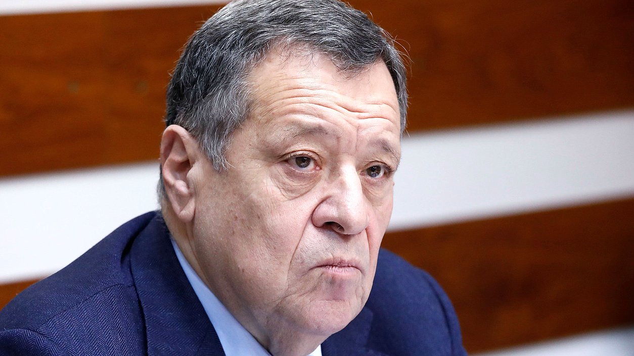 Председатель Комитета по бюджету и налогам Андрей Макаров