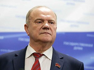 Руководитель фракции КПРФ Геннадий Зюганов