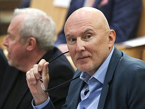 Композитор Игорь Матвиенко